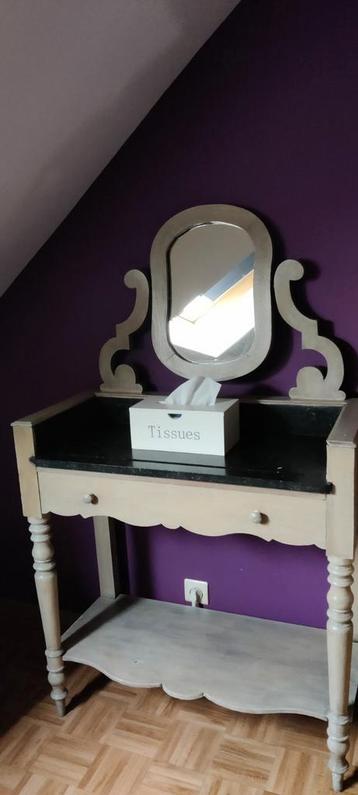 Coiffeuse état impeccable  beschikbaar voor biedingen