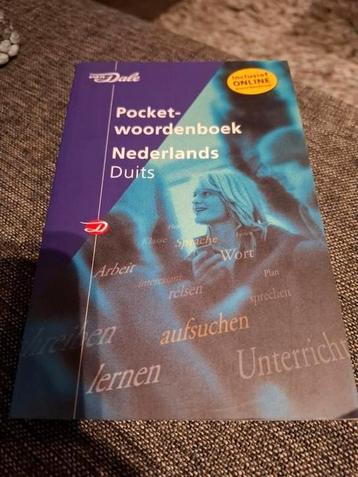 Van Dale Pocketwoordenboek Nederlands-Duits beschikbaar voor biedingen