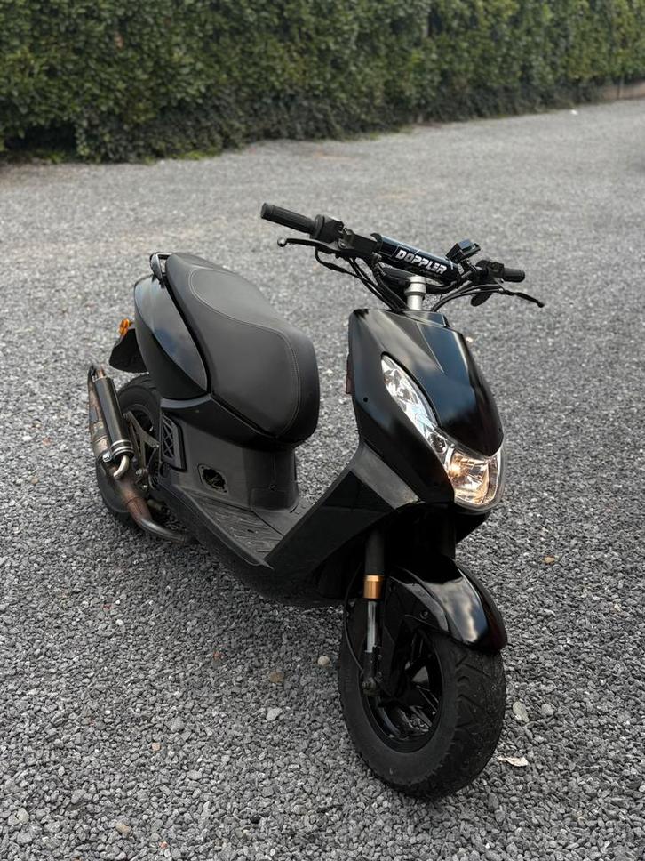 70cc 2t Peugeot streetzone gebegrenzt b klasse, Fietsen en Brommers, Brommers | Peugeot, Zo goed als nieuw, Overige modellen, Klasse B (45 km/u)