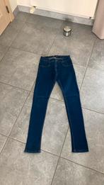 Jeans broek Levi’s 16 j., Meisje, Ophalen of Verzenden, Zo goed als nieuw