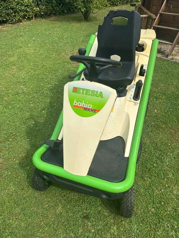 Tracteur tondeuse etesia biahia mkhe hydro, Tondeuses à gazon sur batterie, Tondeuse rotative, Utilisé, Sac de ramassage
