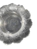 Gegoten kristallen beker gesigneerd Lalique France - Géraniu, Ophalen of Verzenden