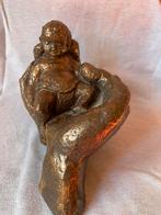 Bronzen beeldje / Kindje op handen, Comme neuf, Enlèvement