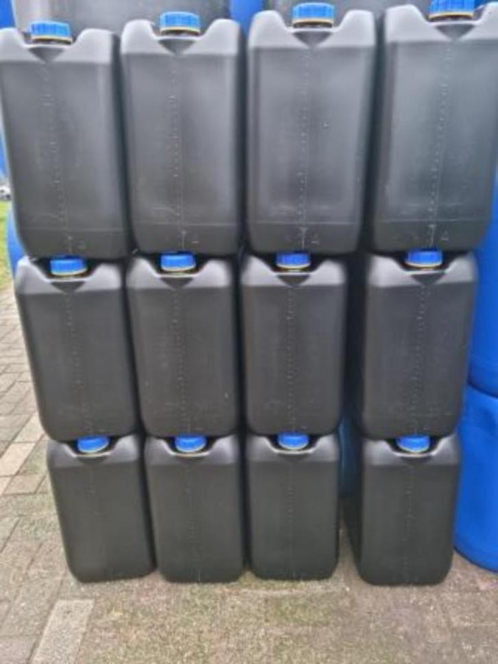 Nieuwe zwarte bussen van  25 L ( Tonnen,Vaten ), Tuin en Terras, Regentonnen, Nieuw, Kunststof, Minder dan 75 liter, Ophalen