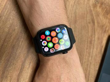 Apple Watch 7 45mm beschikbaar voor biedingen