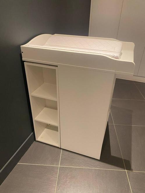 Verzorgtafel met 2 opbergkastjes als nieuw!, Kinderen en Baby's, Kinderkamer | Commodes en Kasten, Zo goed als nieuw, Commode