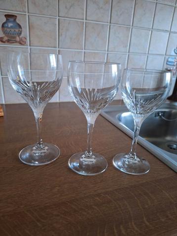 35 delig glasservies beschikbaar voor biedingen