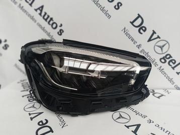 Koplamp rechts van een Mercedes E-Klasse beschikbaar voor biedingen