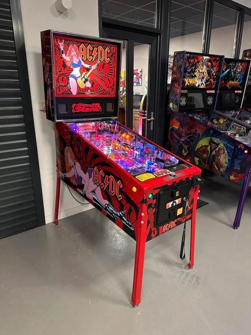 Prachtige flipperkast Stern AC DC Luci Pinball, Verzamelen, Automaten | Flipperkasten, Zo goed als nieuw, Dot-matrix, Flipperkast