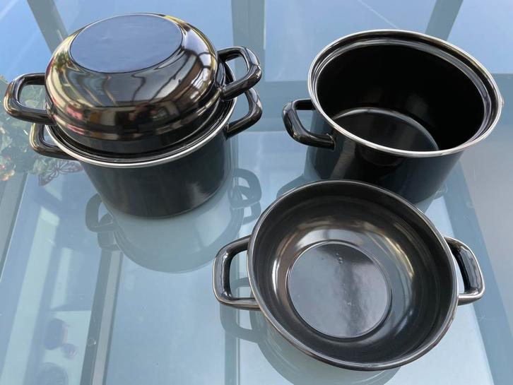 2 mosselpannen, 1,2kg, Huis en Inrichting, Keuken | Potten en Pannen, Zo goed als nieuw, Pannenset, Overige materialen, Inductieplaat