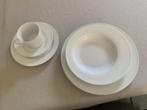 compleet wit servies voor 12 personen, Huis en Inrichting, Ophalen, Bord(en)