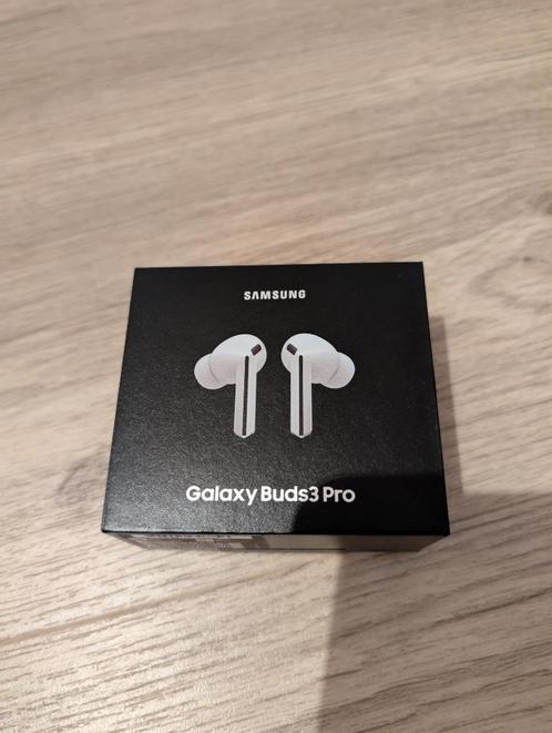 Samsung Galaxy Buds3 Pro Wit - Onberispelijke staat + doos, Telecommunicatie, Wearable-accessoires, Nieuw, Overige accessoires