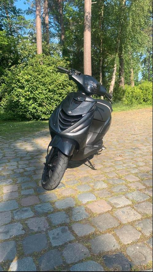 Piaggio zip 70cc b klasse, Fietsen en Brommers, Scooters | Piaggio, Zo goed als nieuw, Zip, Klasse B (45 km/u), Tweetakt, Ophalen of Verzenden