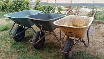 3 kruiwagens beschikbaar voor biedingen