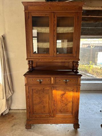 Massieve vintage buffetkast in Vlaamse stijl – 225 cm hoog beschikbaar voor biedingen