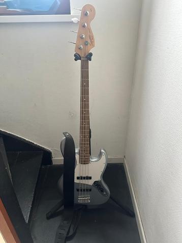 Squier Jazz Bass Silver, Muziek en Instrumenten, Ophalen, Zo goed als nieuw, Elektrisch