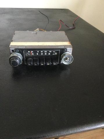 Autoradio vintage beschikbaar voor biedingen