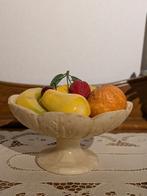 Decoratieve fruitschaal trompe l'oeil in marmer., Ophalen