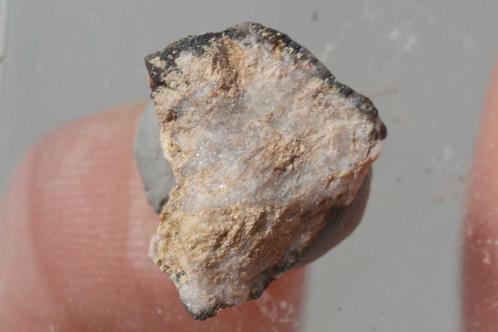 Tinzenite Italië, Verzamelen, Mineralen en Fossielen, Mineraal, Ophalen of Verzenden