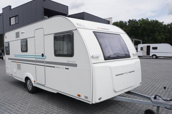Prachtige 6pers.Adria met voortent, stapelbed, treinzit,, Caravans en Kamperen, Caravans, Bedrijf, tot en met 6, Treinzit, Adria
