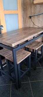 Tafel met 4 krukken ideaal voor speelkamer of mancave, Gebruikt, Ophalen