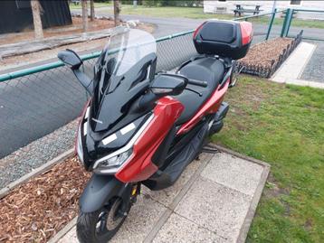 te koop honda forza 125cc beschikbaar voor biedingen