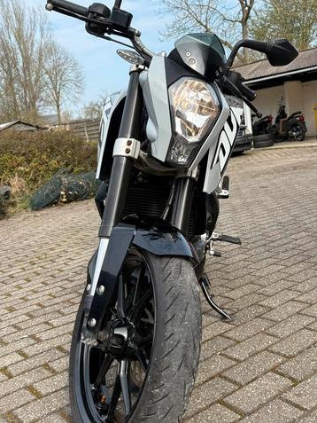 KTM Duke 125 11kw beschikbaar voor biedingen
