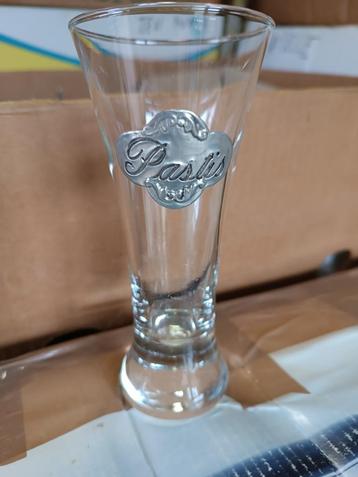A vendre un verres pastis beschikbaar voor biedingen