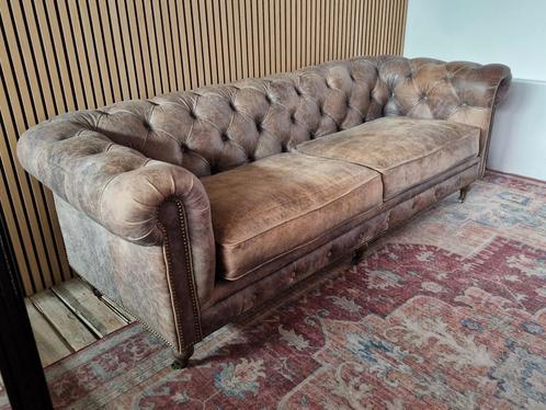 Prachtige  Chesterfield  generfd - 2.30m - 3 persoons, Huis en Inrichting, Zetels | Zetels, Zo goed als nieuw, Ophalen of Verzenden