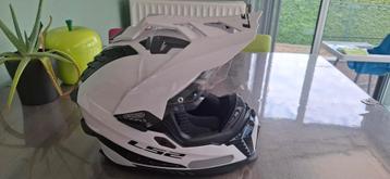 Motorhelm, splinternieuwe 6 weken oud  beschikbaar voor biedingen