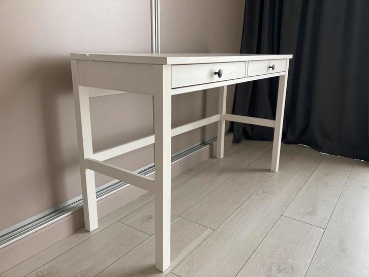 IKEA - HEMNES bureau à 2 tiroirs / desk with 2 drawers, Maison & Meubles, Bureaux, Utilisé, Bureau, Enlèvement