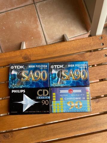 Pakketje van 4 sealed type II C90 cassettes beschikbaar voor biedingen