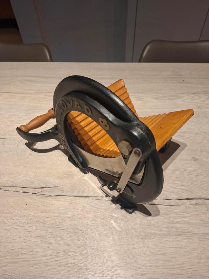 🇩🇰 Raadvad Broodsnijder: Deense Gietijzeren Precisie, Antiek en Kunst, Curiosa en Brocante, Ophalen