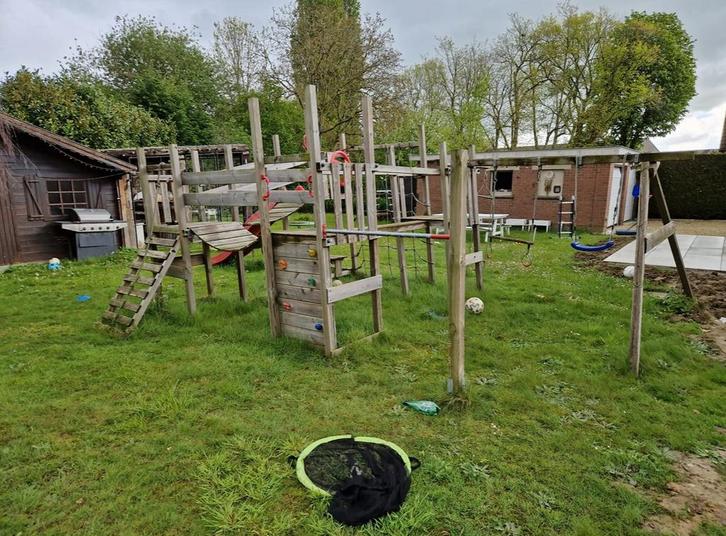 Groot houten speeltoestel – REEDS UIT ELKAAR GEHAALD, Enfants & Bébés, Jouets | Extérieur | Aires de jeux, Utilisé, Toboggan, Filet à grimper