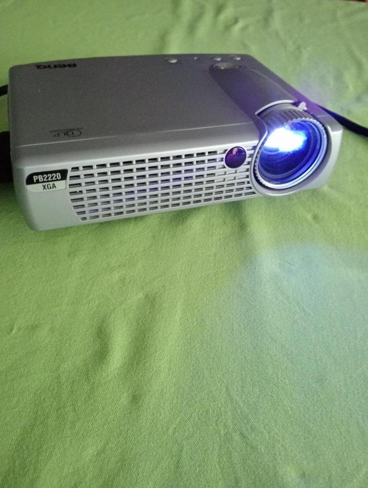 Benq DLP beamer PB2220 1700 ansi lumens, Audio, Tv en Foto, Beamers, Gebruikt, DLP, Overige resoluties, Ophalen