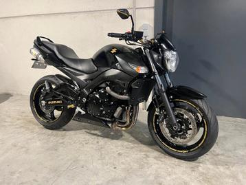 Suzuki GSR 600 naked bike met Leovince uitlaten (bj 2009) beschikbaar voor biedingen
