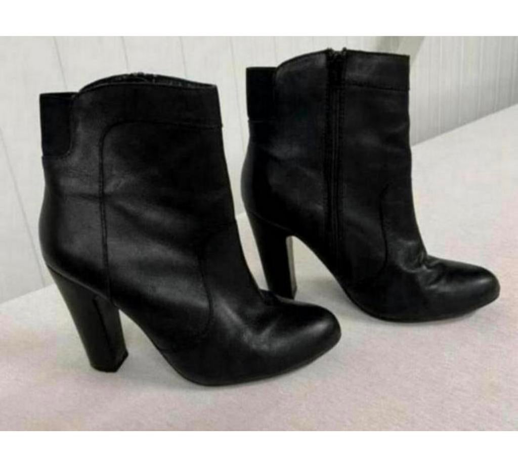 John Rocha laarzen met hak Zwart leder lederen leer maat 40, Kleding | Dames, Schoenen, Zo goed als nieuw, Lage of Enkellaarzen