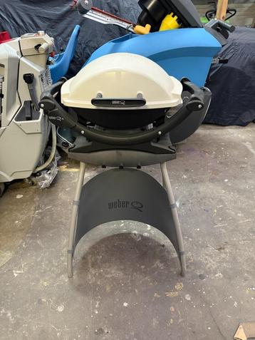 Weber Q 1400 barbecue electrique avec pied beschikbaar voor biedingen