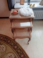 Drie bijzettafels in riet, Huis en Inrichting, Ophalen, Glas