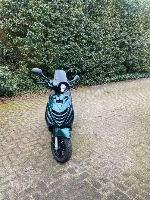 Piaggio zip 4t euro 5 2022 a klasse, Fietsen en Brommers, Scooters | Piaggio, Zo goed als nieuw, Zip, Klasse A (25 km/u), Benzine