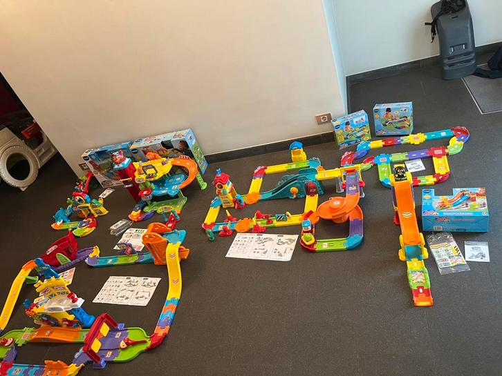 Groot lot vtech toet toet auto banen met auto’s, Enfants & Bébés, Jouets | Vtech, Utilisé, Enlèvement