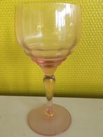 zeldzaam roos kristallen wijnglas, Antiek en Kunst, Antiek | Glaswerk en Kristal, Ophalen of Verzenden