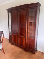 Grote houten vitrinekast met glasdeuren, Huis en Inrichting, Kasten | Vitrinekasten, Ophalen of Verzenden, Zo goed als nieuw