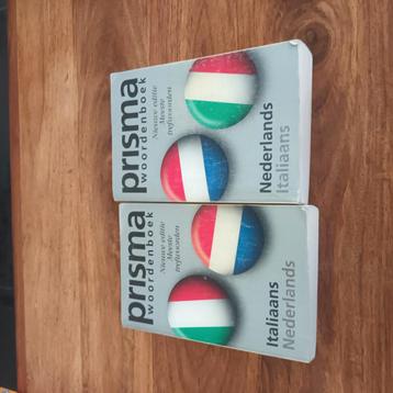 2 zakwoordenboeken Nederlands-Italiaans/Italiaans-Nederlands beschikbaar voor biedingen