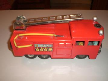 Brandweerwagen van plaatstaal uit de jaren 50. L 21 cm B 7,5 beschikbaar voor biedingen