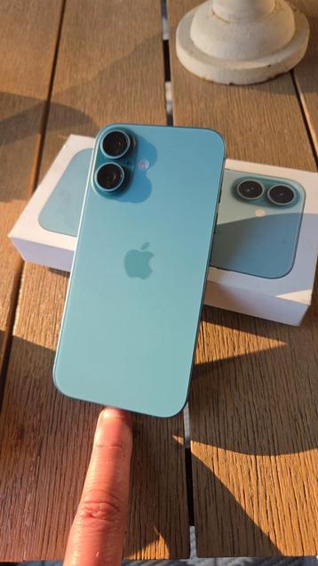 2x iPhones 16 128g de couleur bleu, Enlèvement ou Envoi, Comme neuf