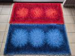 2 tapijten rood en blauw, Huis en Inrichting, Stoffering | Tapijten en Vloerkleden, Gebruikt, 100 tot 150 cm, Blauw, Rechthoekig