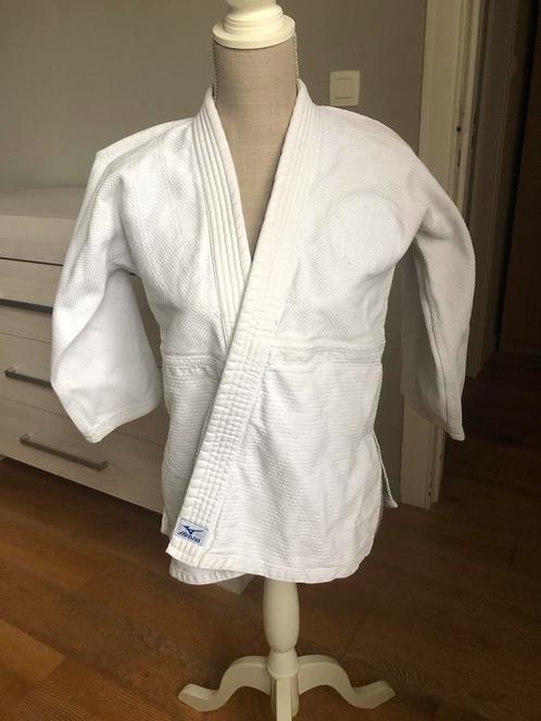 Kimono Mizuno 140cm, Sports & Fitness, Sports de combat & Self-défense, Utilisé, Judo, Costume d'arts martiaux, Taille S