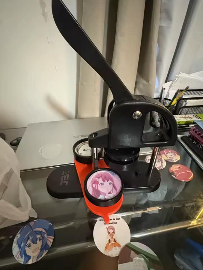 Machine de fabrication de badges – Kit complet 58 mm, Collections, Broches, Pins & Badges, Comme neuf, Bouton, Envoi