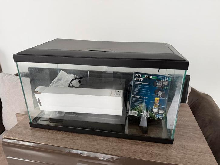 Aquarium met filter en toebehoren – zo goed als nieuw, Dieren en Toebehoren, Vissen | Aquaria en Toebehoren, Zo goed als nieuw